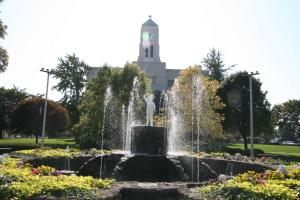 a fountain with a statue in front of a building at Hampton Inn Sandusky-Central in Sandusky