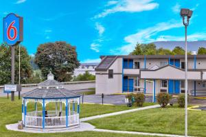 a gazebo in front of a building at Motel 6 Harrisburg PA Near PA Expo Center in Harrisburg