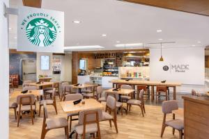 Kemudahan buat kopi dan teh di DoubleTree by Hilton Chandler Phoenix, AZ