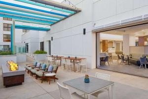 Ruang duduk di DoubleTree by Hilton Chandler Phoenix, AZ
