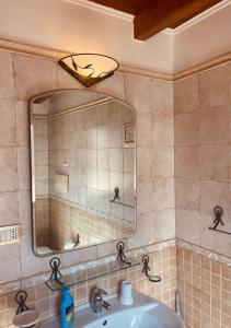 Ένα μπάνιο στο Fontana Suite Iglesias +66 φωτογραφίες