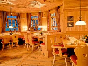 Restaurace v ubytování Hotel Grüner Wald