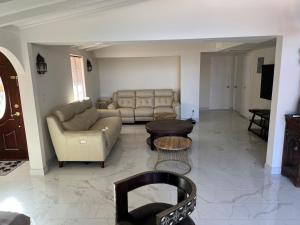 Galeriebild der Unterkunft Moroccan style home with swimming pool in Los Angeles