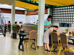 入住The Square Kampot Hotel的客人