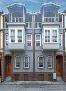an image of a building with windows at İkiz Konak Boutique Hotel in Istanbul