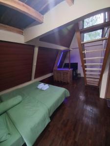 Rúm í herbergi á Agora Home