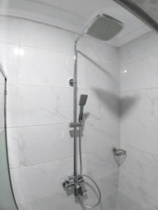 Ένα μπάνιο στο MITOS LUXURY SUITES -Somosu