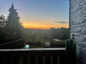 Alba o tramonto visti dall'interno della casa vacanze o dai dintorni