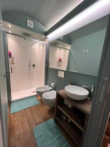 Ένα μπάνιο στο LA DIMORA DEI MORI