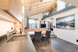 Köök või kööginurk majutusasutuses Haus Beta by Zermatt Premium Apartments
