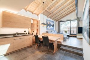 Köök või kööginurk majutusasutuses Haus Beta by Zermatt Premium Apartments