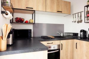 Kuchnia lub aneks kuchenny w obiekcie Appartement T2 entièrement rénové