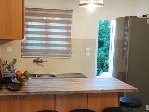 A kitchen or kitchenette at Leodi Place