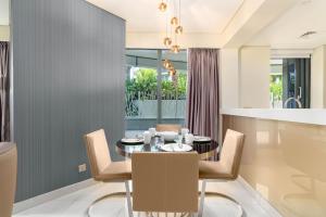 Fotografie z fotogalerie ubytování White Sage - Glamorous & Spacious 2BR at DAMAC Paramount Towers v Dubaji