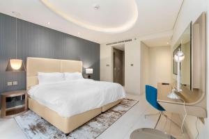 Fotografie z fotogalerie ubytování White Sage - Glamorous & Spacious 2BR at DAMAC Paramount Towers v Dubaji