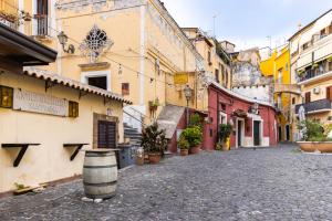 The surrounding neighborhood or a neighborhood close to a panziókat