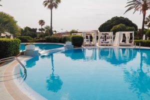 A piscina localizada em Blau Colònia Sant Jordi ou nos arredores