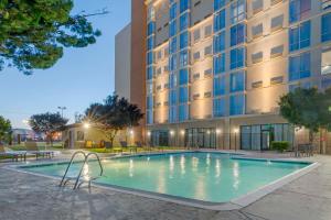 Bazén v ubytování Best Western Plus Sparks-Reno Hotel nebo v jeho okolí