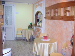 Fotografie z fotogalerie ubytování Hotel Rosso Di Sera v destinaci Pietramelara