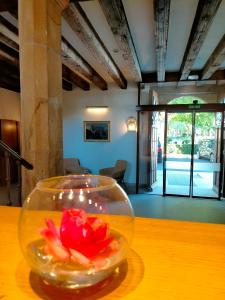 A television and/or entertainment centre at Parador de Benavente