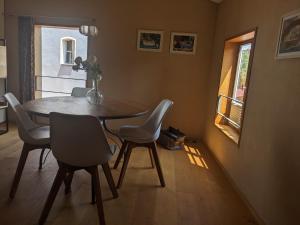 Posezení v ubytování Ferienwohnung Kallmünz_Luftschloss + 10 fotografií