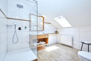 Kúpeľňa v ubytovaní Appartement Loser mit Indoorpool und Sauna + 18 fotografií