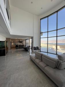 Luxury!! New !! Top Exclusive Villa " Prestige " Best sea Viewにあるシーティングエリア