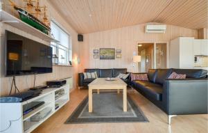 Posezení v ubytování 3 Bedroom Stunning Home In Ebeltoft