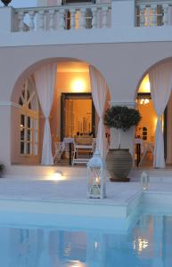 The swimming pool at or close to Villa Casa Del Sol Syros