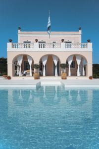 The swimming pool at or close to Villa Casa Del Sol Syros