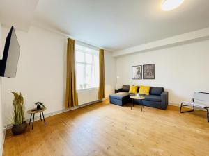 TV a/nebo společenská místnost v ubytování aday - Sunshine apartment in the heart og Hjorring