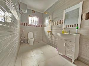 Ванна кімната в Focus Mawio Hostel
