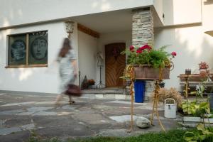 Κήπος έξω από το Villa Marwa - eine Ruheoase im Grünen