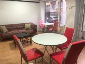 Et opholdsområde på Petek Hotel