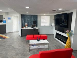 Kuchyň nebo kuchyňský kout v ubytování Studio 6 Tulsa OK Central