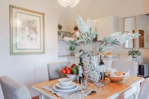 A kitchen or kitchenette at Anna Farmhouse at Wine Resort