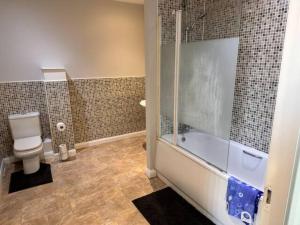 Koupelna v ubytování Crystal Home + 15 fotografií