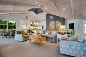 Khu vực ghế ngồi tại 3 Oars