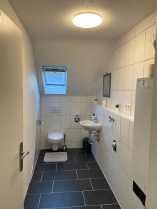Ένα μπάνιο στο Apartment Delux mit 4 Schlafzimmer