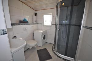 Koupelna v ubytování Ferienhaus Beerberg