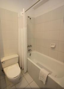 Koupelna v ubytování DM Hoteles Cusco + 37 fotografií