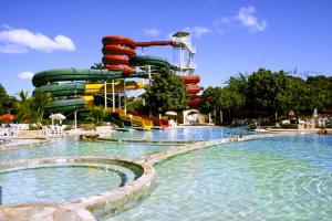 Bazén v ubytování Piazza Diroma - Com acesso Acqua park CN-GO nebo v jeho okolí