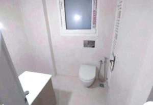 Et badeværelse på Economy shared apartment D in central Athens
