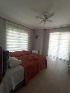 Postel nebo postele na pokoji v ubytování Grandvadi Villa kapalı ısıtmalı havuz