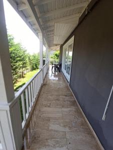 Balkón nebo terasa v ubytování Grandvadi Villa kapalı ısıtmalı havuz