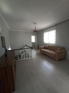 Posezení v ubytování Grandvadi Villa kapalı ısıtmalı havuz