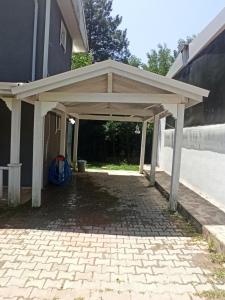 Budova, kde se vila nachází
