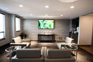 TV a/nebo společenská místnost v ubytování Hotel Blackfoot