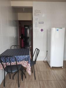 Nhà bếp/bếp nhỏ tại FLORIPA FLORINDO APART