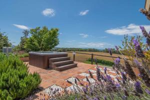 Vonkajšia záhrada v ubytovaní Villa de vacaciones con encanto El Serrat
